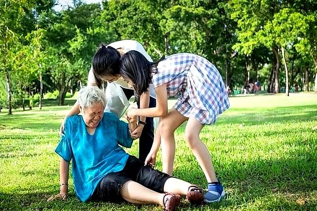 锻炼越多越早死 医生警告这7种运动，中老年人别再拼命做了
