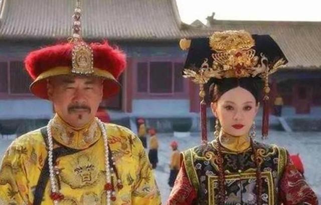 皇帝，皇后上厕所都有流程，这待遇一般人真享受不到，不过太遭罪