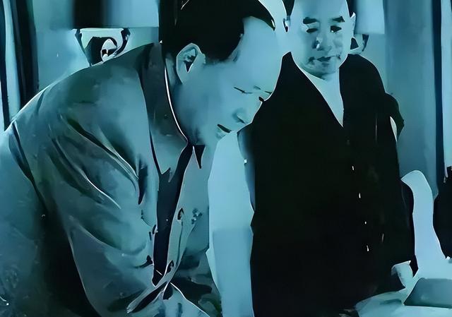 北京饭店建到14层时，汪东兴惊出一身冷汗，立即上报：不能再建了