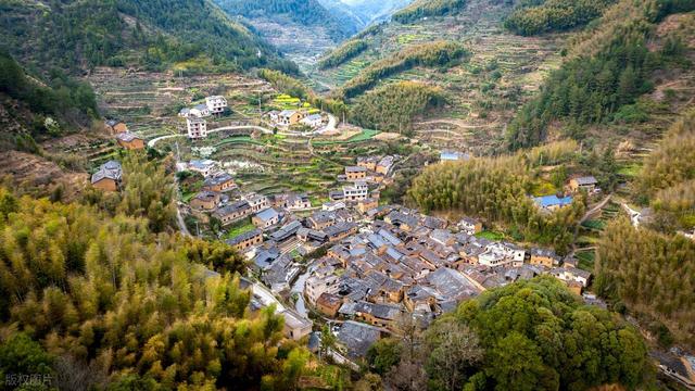 7个人少清净的古村镇，秋冬季节适合来，赏秋或躺平，日子很安逸