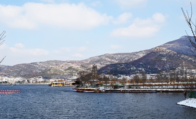连云港：雪染花果山 仙境落港城