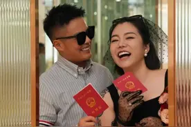 我恋上台湾女孩，还没追求，她就结婚了，10年后她带两孩子嫁给我图片