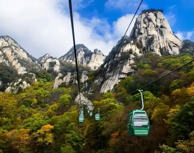 3万人挤爆灵隐寺！免门票不是亏本，是文旅经济新玩法？