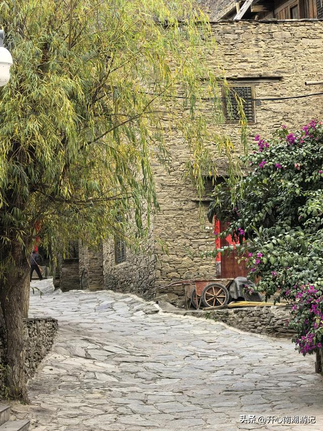 喀什经317到成都，色达县-都江堰，甲居藏寨、理小路、桃坪羌寨