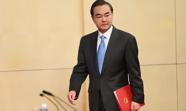 特朗普已做好开战准备？王毅警告：中美一旦冲突，结局只有一个！