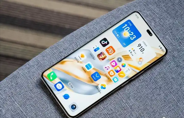 海外销量占半壁江山，荣耀双线作战，硬件创新是破局关键？