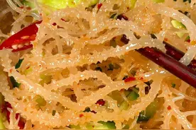 凉菜里的石花菜是一种红藻，长得像珊瑚，也叫龙须菜，不用焯水图片