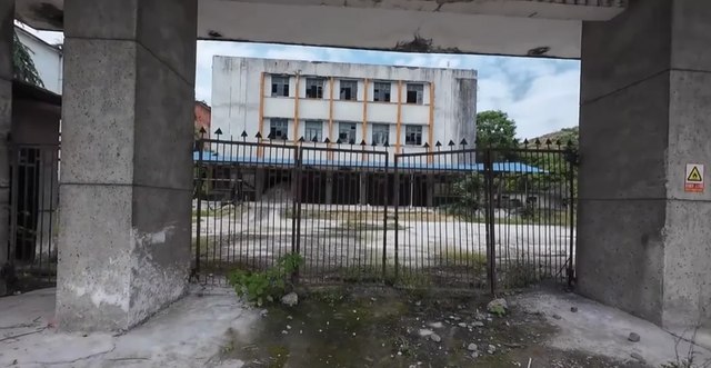 从3万人的“小香港”到十室九空！江西深山被废弃的煤矿小镇