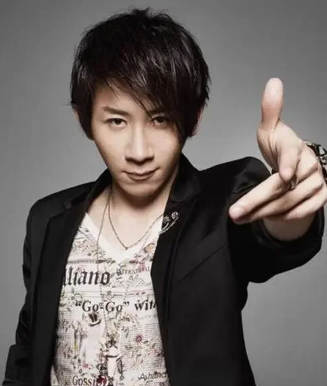 钱再多有什么用？抗癌一年刘谦憔悴到认不出，给中老年人提了个醒