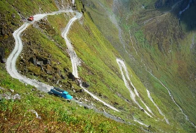墨脱公路：117公里修了52年，这条路有多难修？