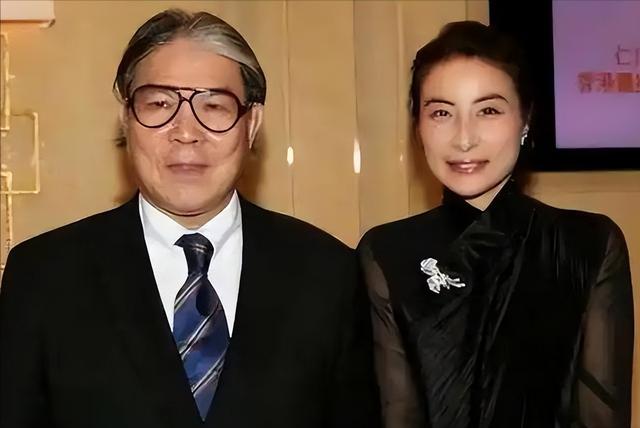 霍震霆没想到，44岁儿媳郭晶晶再次官宣喜讯，让整个阔太圈沉默了