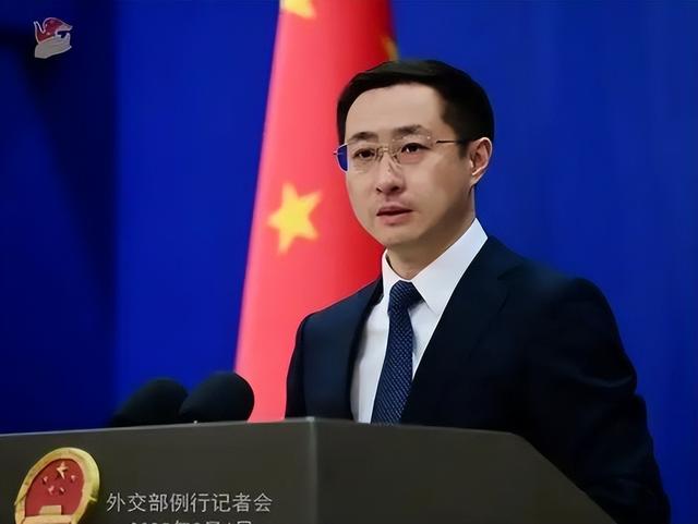 仗打了1000多天，美国终于发现不对劲：原来中国三年前就选对了！