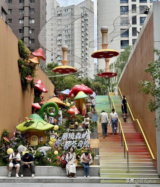 漫步商圈 感受都市松弛感