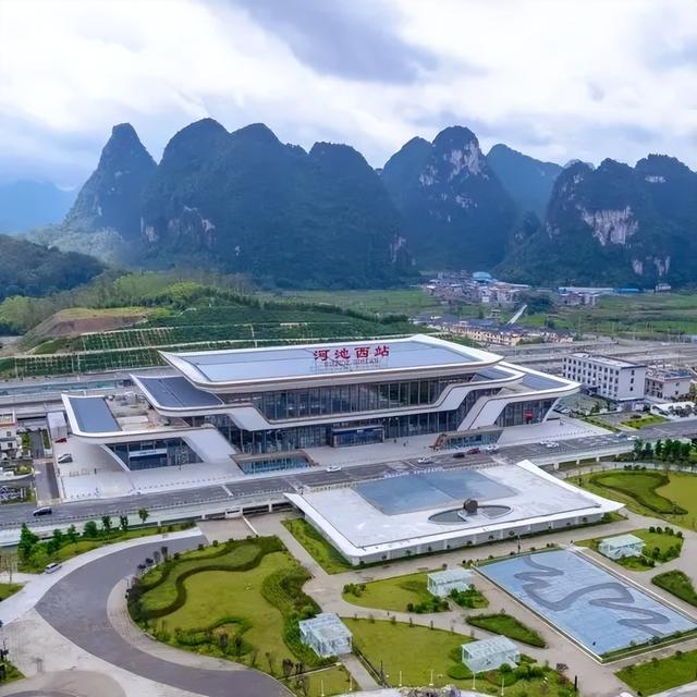 时速350公里！网友：全国最避暑的高铁线！