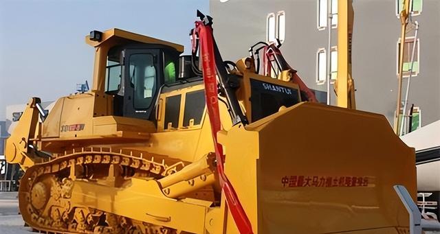 中国造世界最大推土机，连几千米高山都能推平，到底有多牛？​