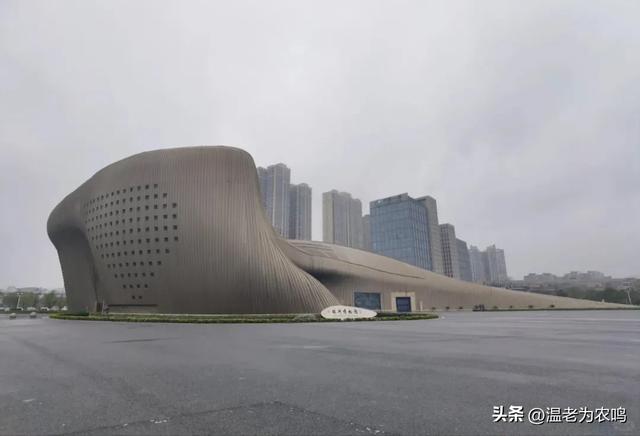 湖南这座龙套城市,区位优越却毫无存在感?网友:被长沙榨干了!