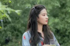 去有风的地方！刘亦菲的绝美瞬间图片