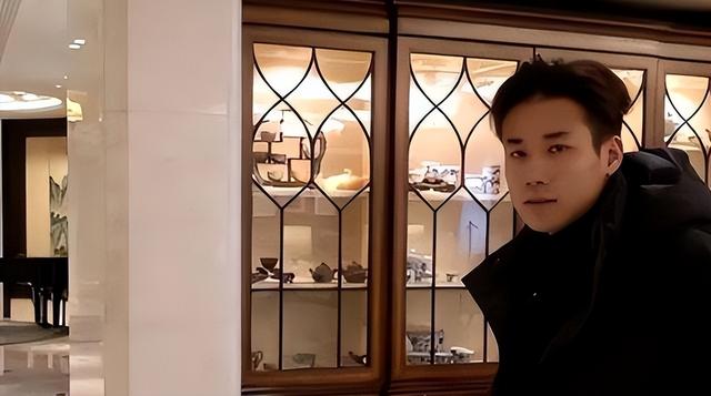 5年前，靠倒卖口罩一年赚60亿元，住5万一夜酒店的他，如今咋样了