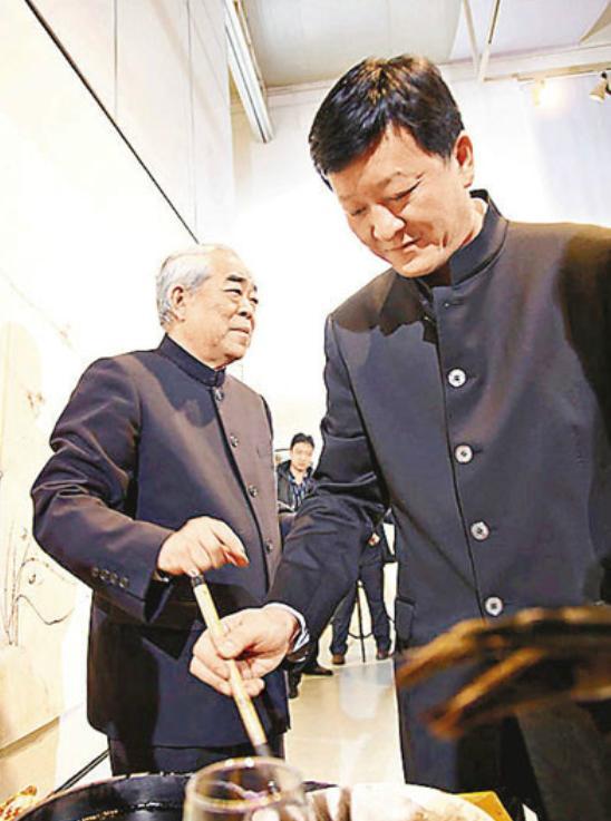 87岁范曾官宣生子，公开露面容光焕发	，与女儿断绝关系是他的意思