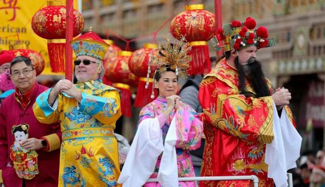 大批美国游客涌入中国，回国后坦言：客观对比，中国比美国强多了