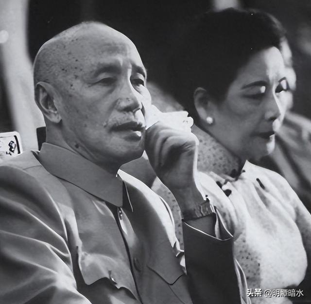 75年春节，蒋介石带病给毛主席发电报，电报中提到了自己最后心愿