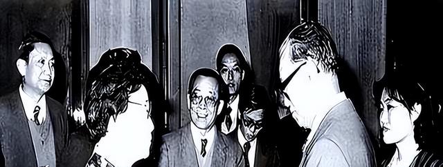 首次访华。就给下马威？中国当场撤走仪仗队：摆正态度，想好了再
