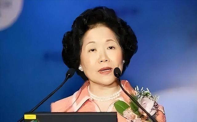 一步错步步错！弟弟自杀，女儿病亡，香港"大佬"陈方安生晚景凄凉