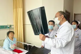 长子县中医医院李志强：从“骨”至精守护百姓健康图片