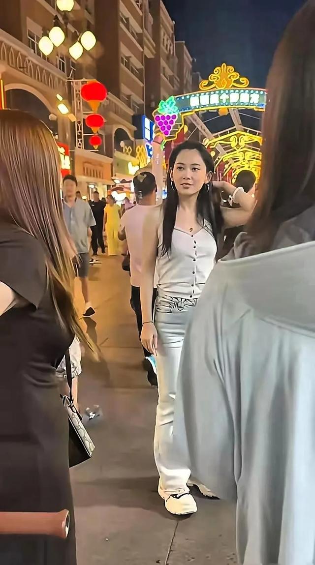 还以为森林北有多美，小个子五五身 还好身材有点肉 不然没那么漂亮