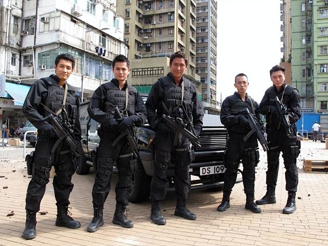 浮尸黄金大劫案炸弹，再挂八号风球，香港这一周TVB都不敢这么编