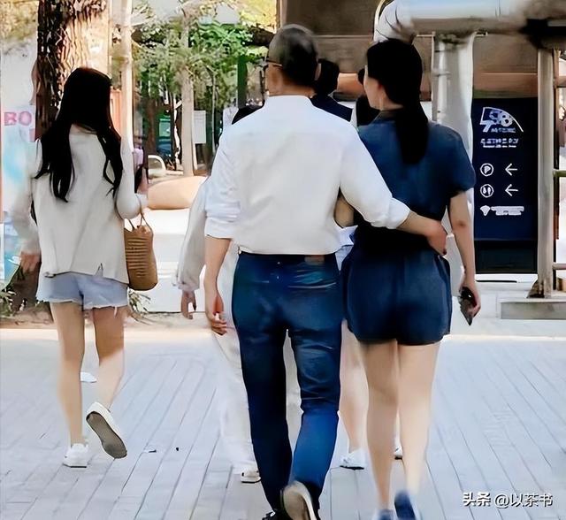 郎咸平谈王石离婚一针见血，前妻非常旺夫，现任老婆只单纯消耗他
