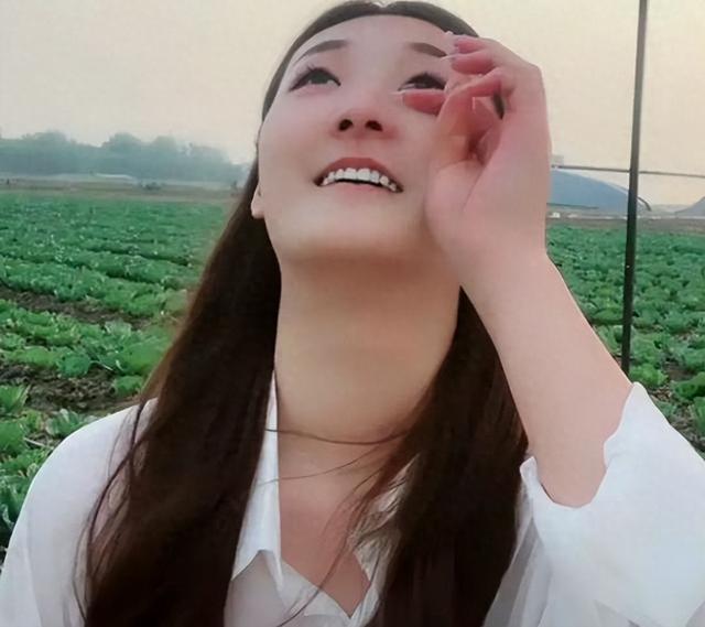 离婚四年后，大衣哥终于等来好消息，前儿媳陈亚男悔的肠子都青了