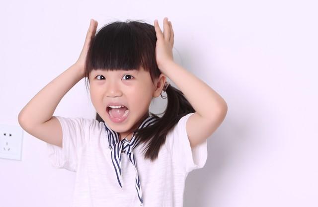 超生阴影下的大乔小乔：《许我耀眼》原著的女性困境