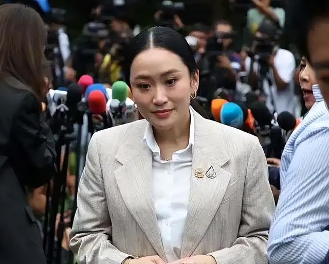 76岁高龄他信被判服刑一年，佩通坦彻底认命，感谢泰王法外开恩