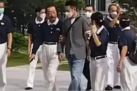 刘德华带妻子回娘家，身家52亿舅舅亲自设宴！这才是真豪门排面图片