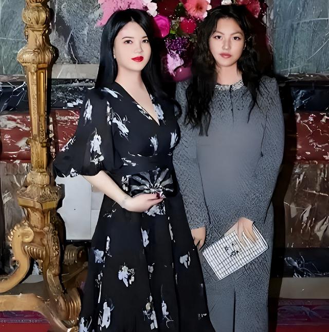 李湘终于不忍了，公开坦白与释永信关系，黑丝亲吻照终于真相大白