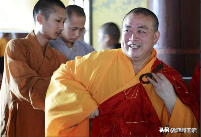 女徒弟众多，老僧见面下跪，释永信在少林寺的生活，到底有多爽？