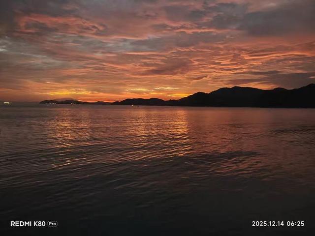 到沙头角看海上日出