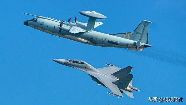 央视公开兵推画面，8架歼16对6架“阵风”，网友称“太富裕”