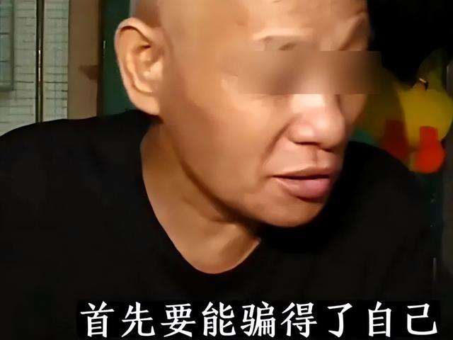 捐肾救妻的模范丈夫，12年后住院发现双肾都在，子女表示无法接受