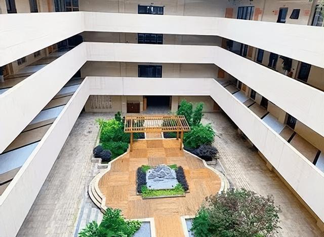 【记忆】槐香、砖瓦、足球，这条路的故事能讲一路！