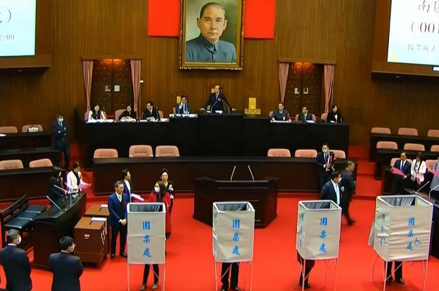 投票结果0:32！民进党惨败，赖清德或辞职，大陆在台海有大动作