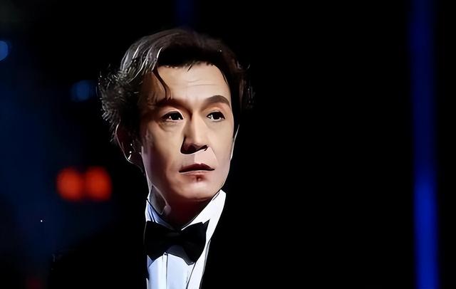 李咏：时隔多年死因被揭开，不是去美国玩乐，而是怕年迈双亲担心