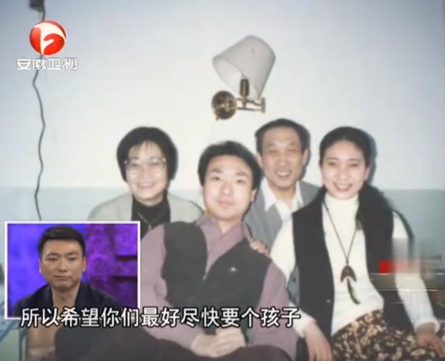 事实证明，54岁“丁克”了半辈子的康辉，早已走上了另一条大道