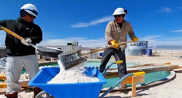 又一个中国伙伴倒向美国，撕毁合同	，骗走20亿！把矛头对准了中国