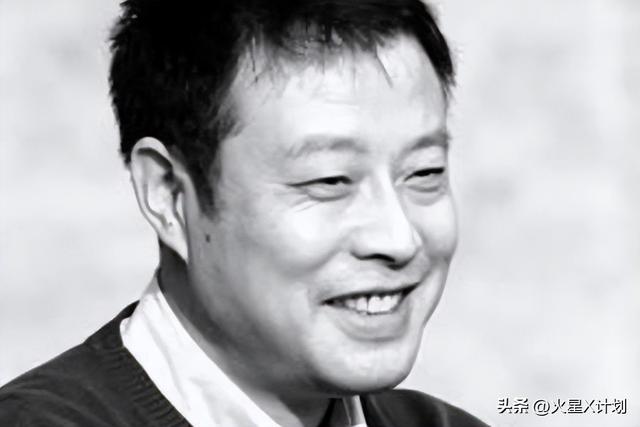 没想到，主持央视天气预报将近30年的宋英杰，竟是兼职的"临时工"