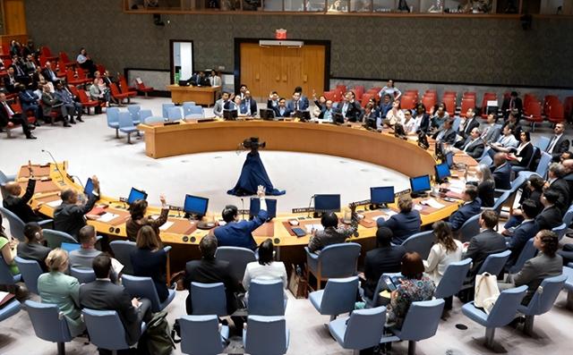 日本大闹联合国，想废掉中国出兵权！特朗普一招，把高市逼上绝路