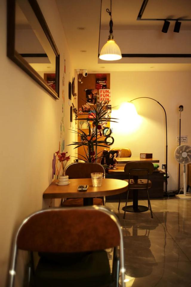 不走寻常路的国际化县城，关心一日三餐，更关心咖啡和汇率