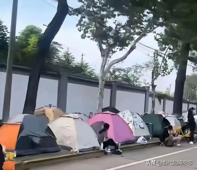 国庆帐篷大军席卷景区，年轻人这样反击“价格刺客”！