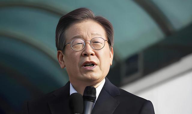 事态升级！解放军对日改口，中方7字定性高市，日本搬出皇后求和